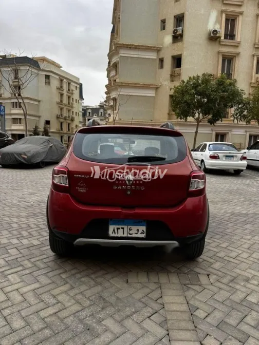 Renault Sandero Step Way 2016 Red Used for Sale - 3