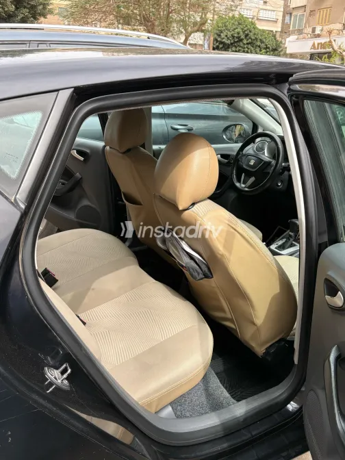 Seat Ibiza 2010 White Used for Sale - 5