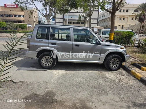 سوزوكى فيتارا 2004 أبيض مستعملة للبيع - 2