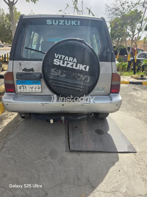 سوزوكى فيتارا 2004 أبيض مستعملة للبيع - 3