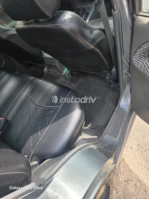 سوزوكى فيتارا 2004 أبيض مستعملة للبيع - 4