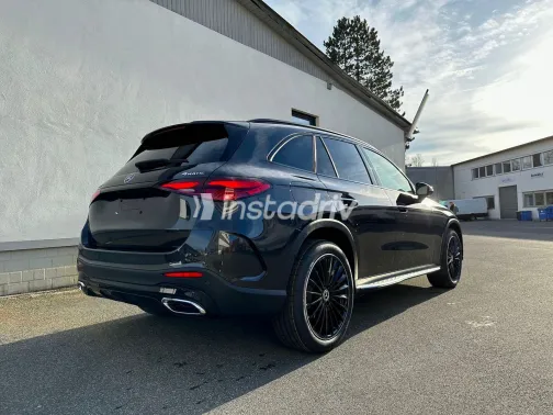 مرسيدس GLC 300 2022 أبيض مستعملة للبيع - 2