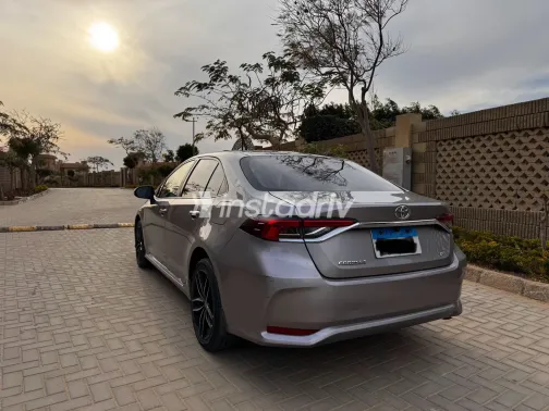 تويوتا كورولا 2020 أبيض مستعملة للبيع - 2