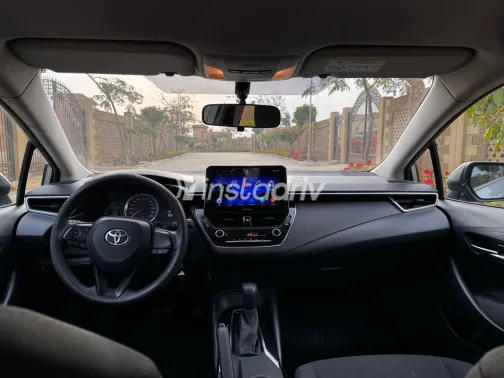 تويوتا كورولا 2020 أبيض مستعملة للبيع - 4