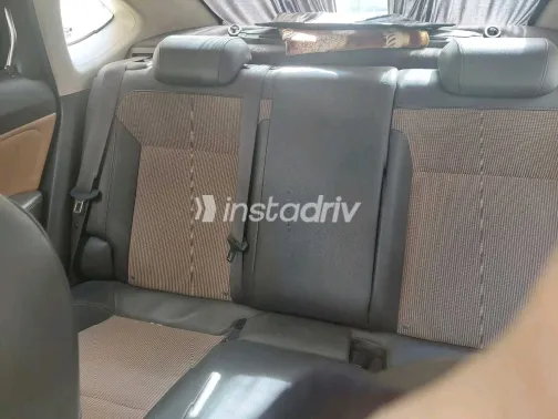 اوبل أسترا 2013 أبيض مستعملة للبيع - 9