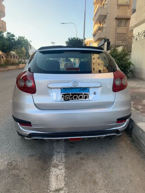 بريليانس FRV 2009 أبيض مستعملة للبيع - 1