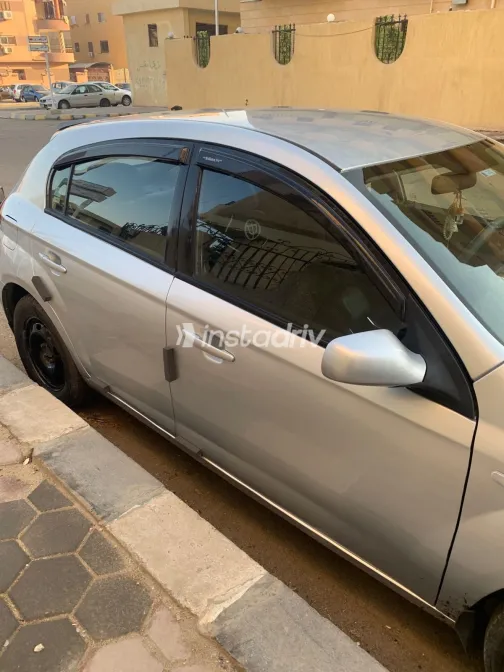 بريليانس FRV 2009 أبيض مستعملة للبيع - 2