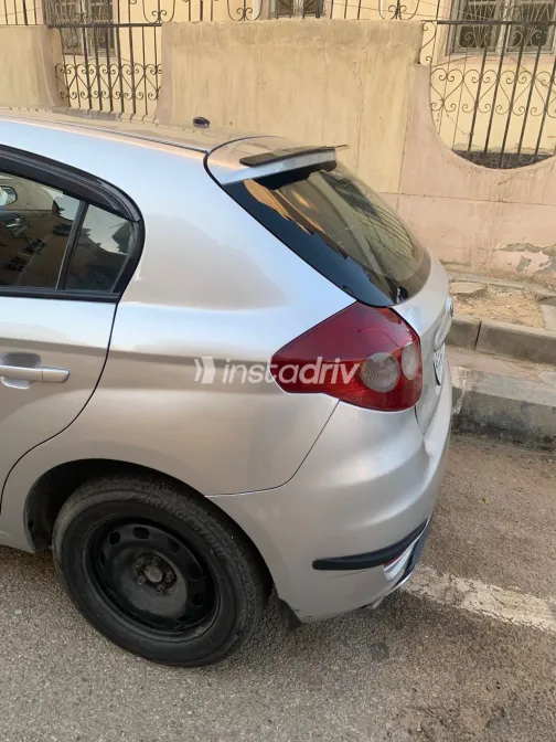 بريليانس FRV 2009 أبيض مستعملة للبيع - 5