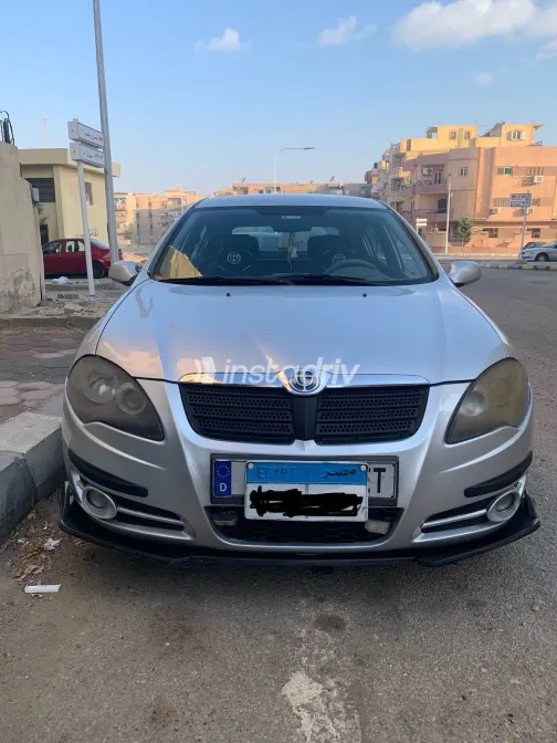 بريليانس FRV 2009 أبيض مستعملة للبيع - 6