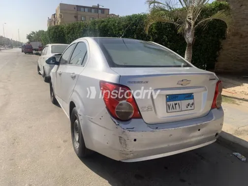 شيفروليه سونك 2013 فضي مستعملة للبيع - 2