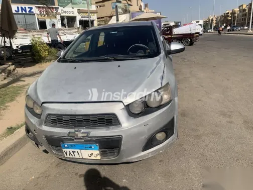 شيفروليه سونك 2013 فضي مستعملة للبيع - 3