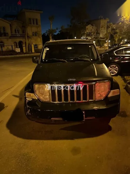 جيب شيروكي 2009 أسود مستعملة للبيع - 2