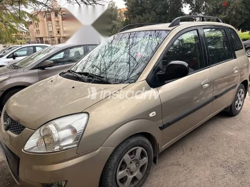 هيونداي ماتريكس 2010 ذهبي مستعملة للبيع - 2