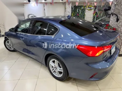 فورد فوكس 2021 أزرق غامق مستعملة للبيع - 8