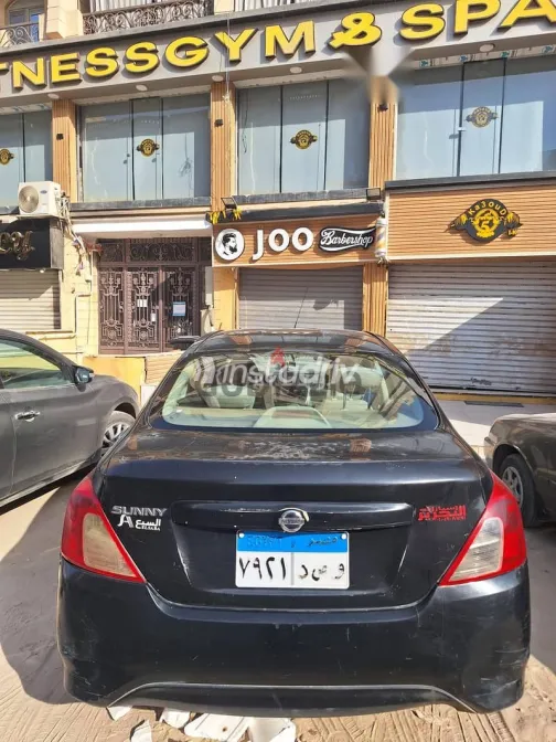 نيسان صنى 2013 أسود مستعملة للبيع - 6