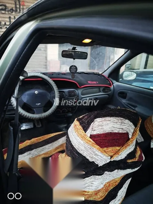 رينو ميجان 2001 فضي مستعملة للبيع - 3