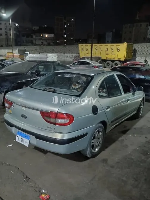 رينو ميجان 2001 فضي مستعملة للبيع - 8