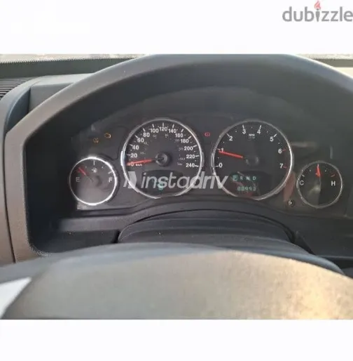 جيب شيروكي 2009 أزرق غامق مستعملة للبيع - 6