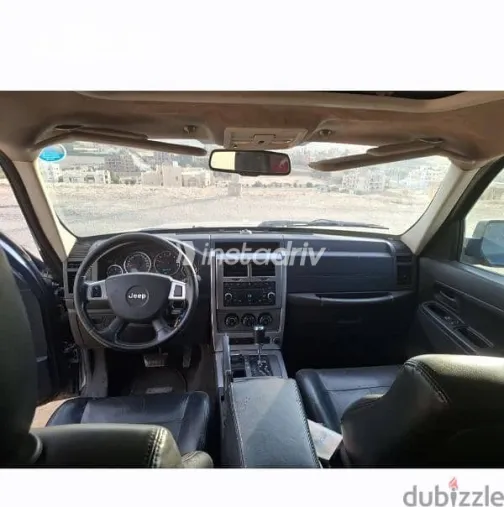 جيب شيروكي 2009 أزرق غامق مستعملة للبيع - 10
