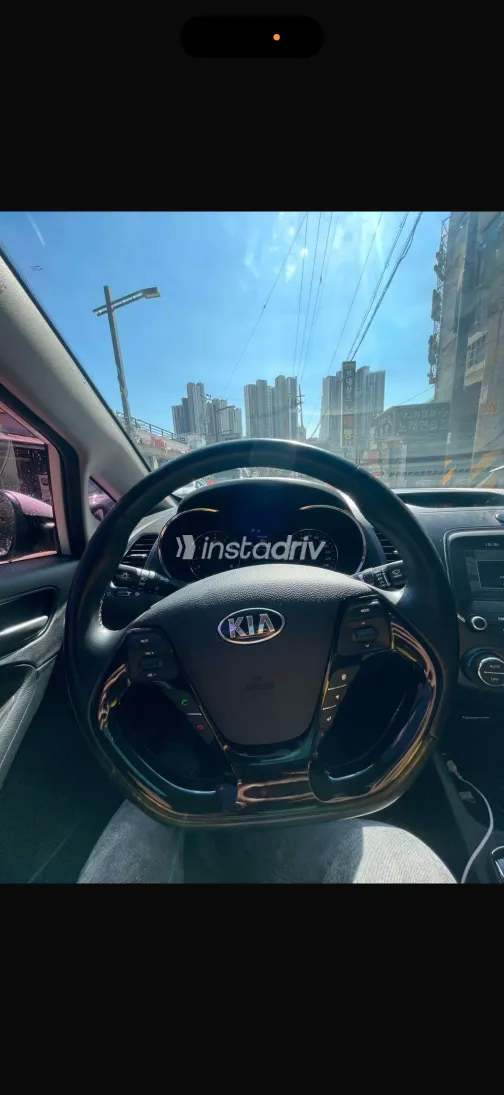 كيا K3 2017 أبيض مستعملة للبيع - 4