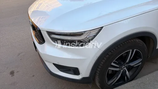فولفو XC 40 2021 أبيض مستعملة للبيع - 1