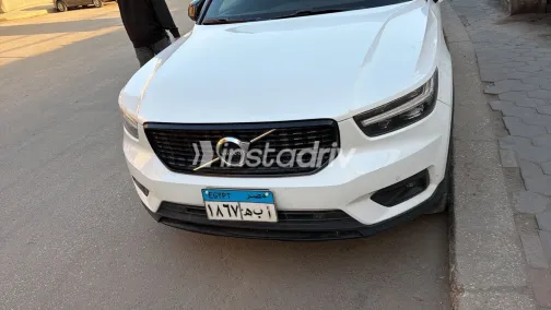 فولفو XC 40 2021 أبيض مستعملة للبيع - 4