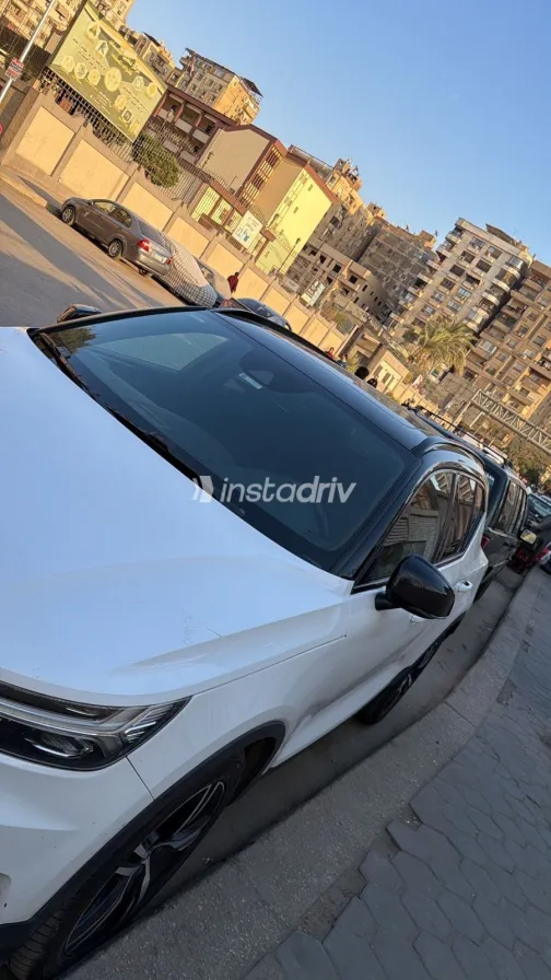 فولفو XC 40 2021 أبيض مستعملة للبيع - 8