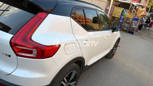فولفو XC 40 2021 أبيض مستعملة للبيع - 9