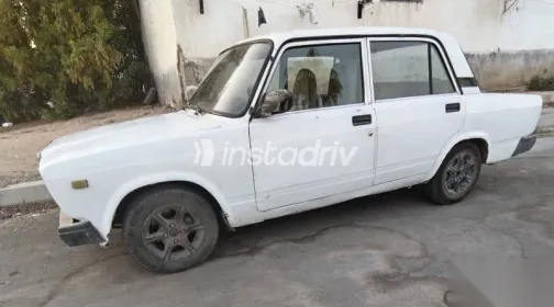 لادا 2107 2009 أبيض مستعملة للبيع - 2