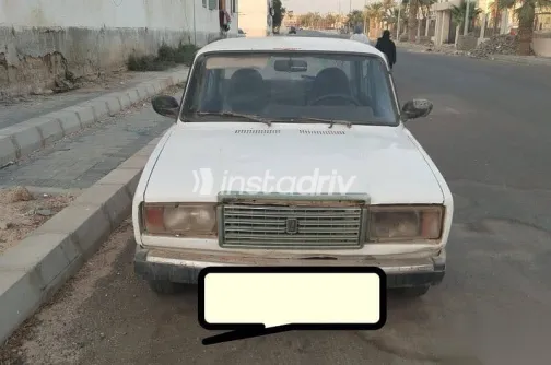 لادا 2107 2009 أبيض مستعملة للبيع - 3