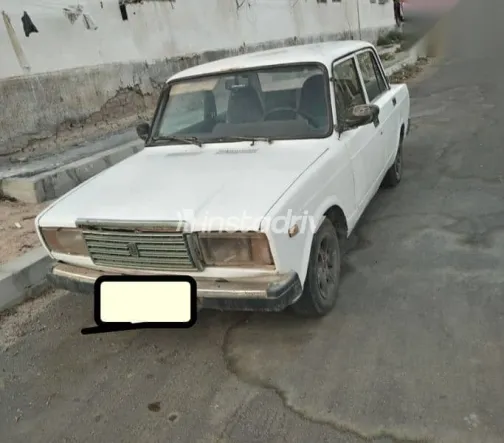 لادا 2107 2009 أبيض مستعملة للبيع - 4