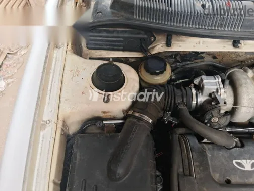 دايو نوبيرا 2001 أبيض مستعملة للبيع - 8