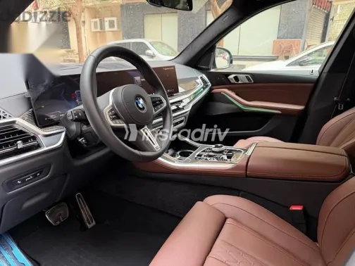 بي ام دبليو X5 2025 رمادي جديدة للبيع - 5
