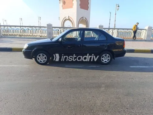 Hyundai Verna 2010 Black Used for Sale - 3