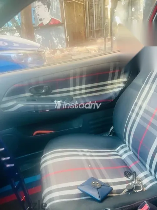 ميتسوبيشي كولت 1998 أحمر مستعملة للبيع - 4