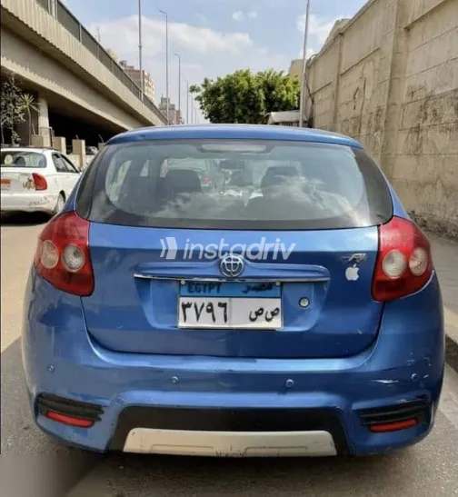 بريليانس FRV 2015 أزرق غامق مستعملة للبيع - 2