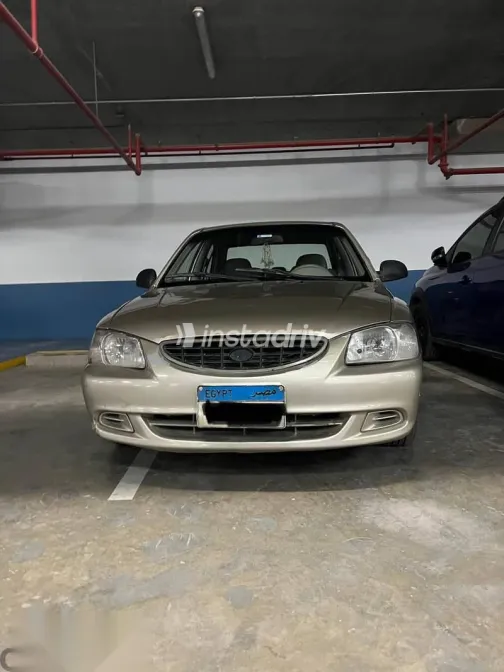 هيونداي فيرنا 2008 ذهبي مستعملة للبيع - 1