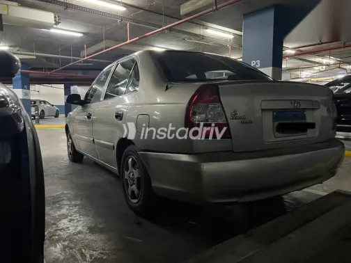 هيونداي فيرنا 2008 ذهبي مستعملة للبيع - 3