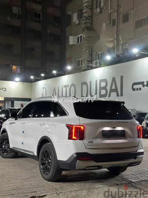 Kia Sorento 2025 White Used for Sale - 3