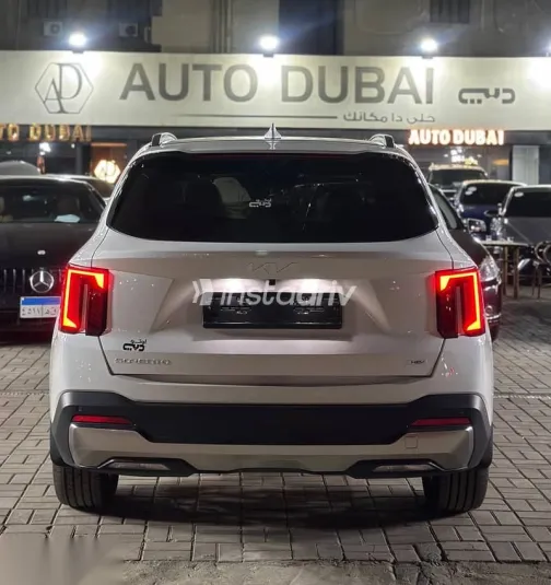 Kia Sorento 2025 White Used for Sale - 5