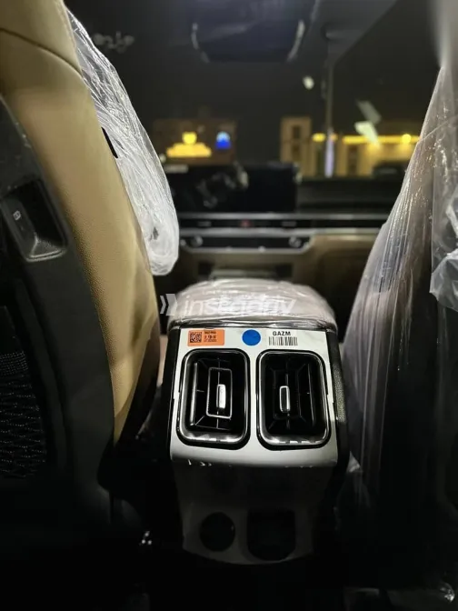 Kia Sorento 2025 White Used for Sale - 8