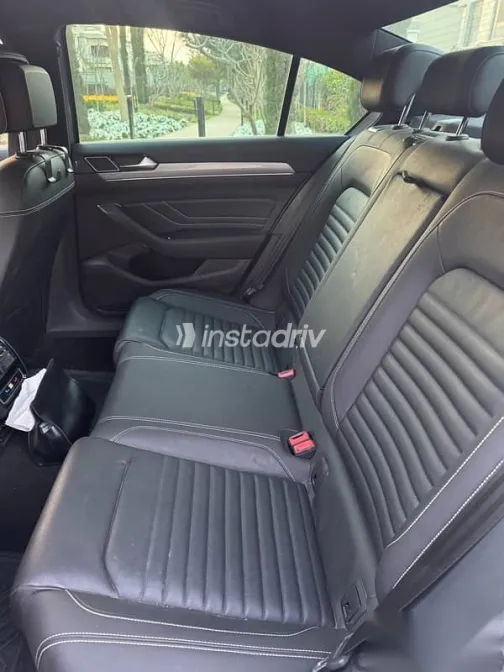 فولكس فاغن باسات 2022 فضي مستعملة للبيع - 3