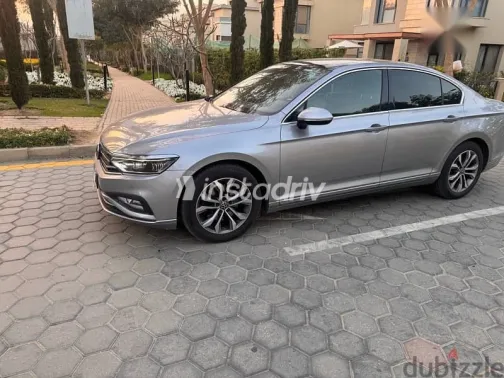 فولكس فاغن باسات 2022 فضي مستعملة للبيع - 5