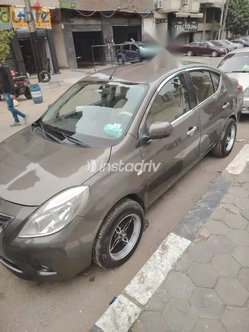 نيسان صنى 2014 بني مستعملة للبيع - 1