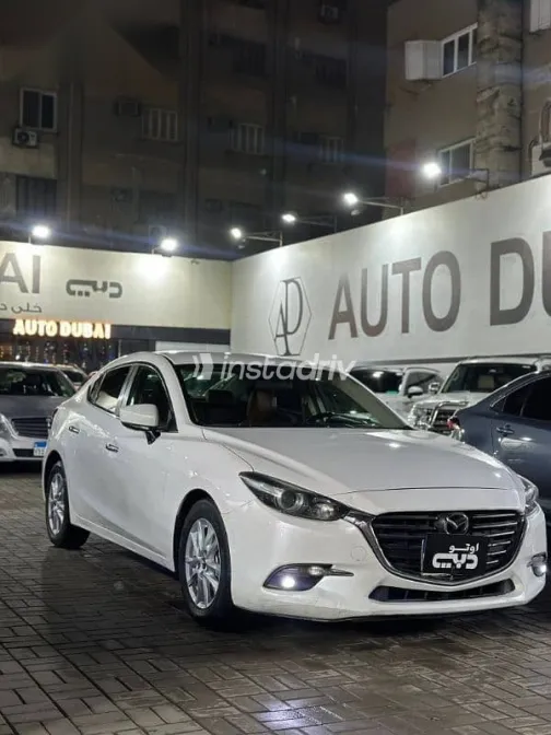 مازدا 3 2020 أبيض مستعملة للبيع - 2