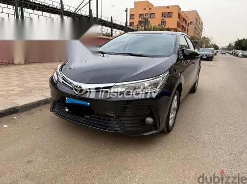 تويوتا كورولا 2019 أسود مستعملة للبيع - 8
