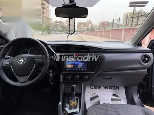 تويوتا كورولا 2019 أسود مستعملة للبيع - 9