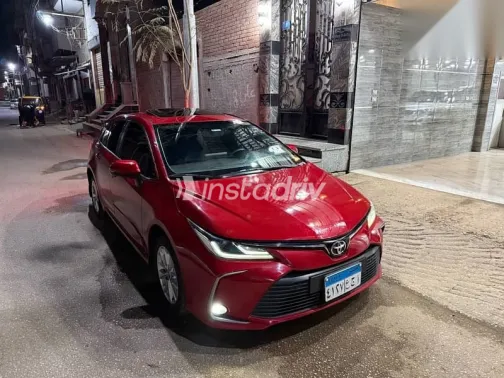 تويوتا كورولا 2020 أحمر مستعملة للبيع - 6