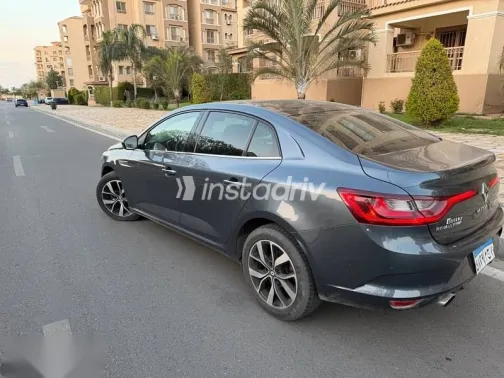 رينو ميجان 2021 رمادي مستعملة للبيع - 1