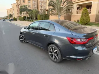 رينو ميجان 2021 رمادي مستعملة للبيع